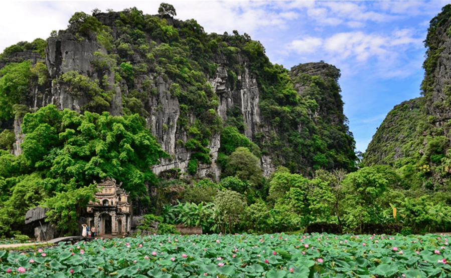 碧洞寺 (Bích Động)