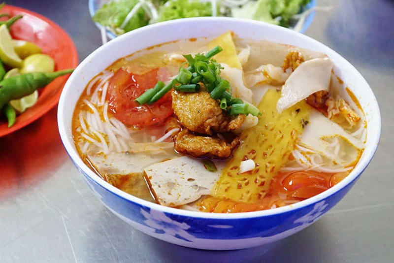 魚餅米線（Bún chả cá）