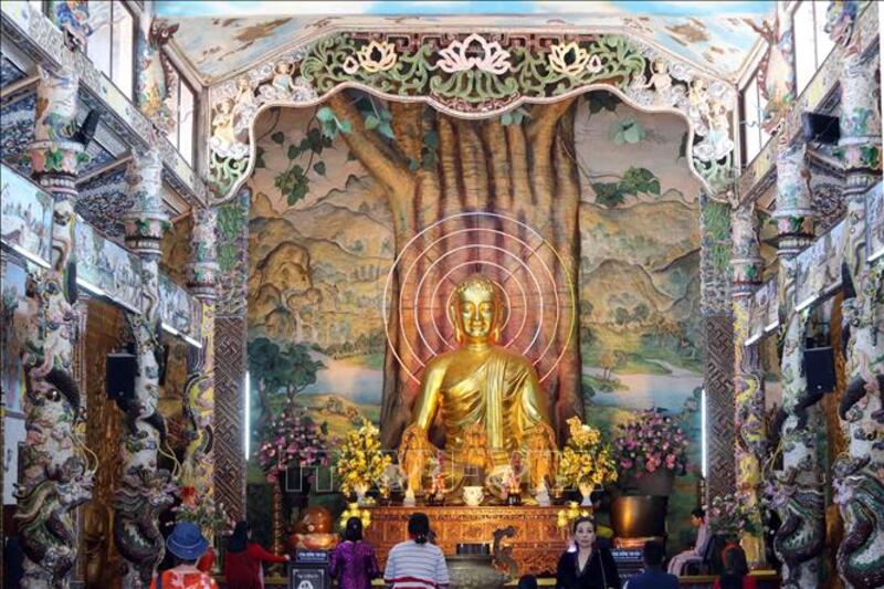 靈福寺不僅是一座佛教信仰的聖地，更是一座融合藝術、建築與宗教精神的文化瑰寶。