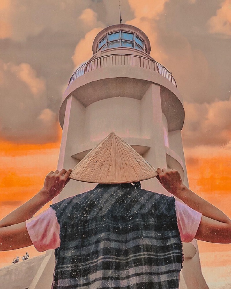 與頭頓燈塔合影的超美背景牆