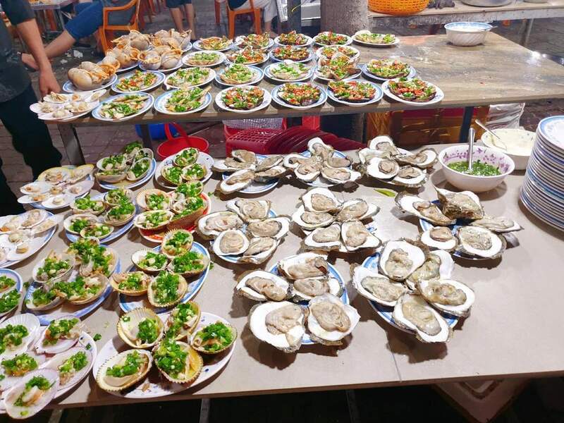 頭頓夜市提供新鮮又衛生的美食給饕客享用
