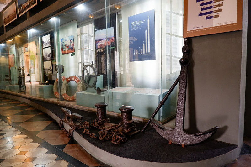 商港展廳內展示了西貢貿易發展的各項文物