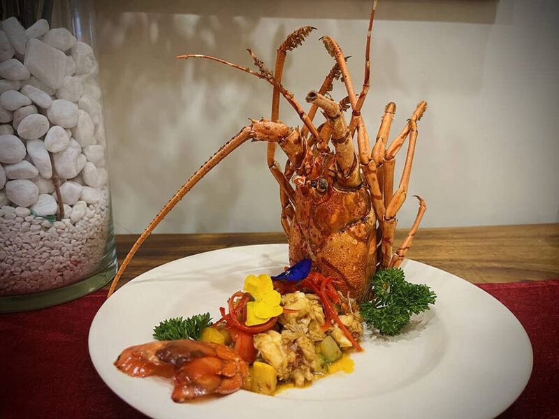 Mận-Đỏ 餐廳供應令人垂涎的龍蝦料理