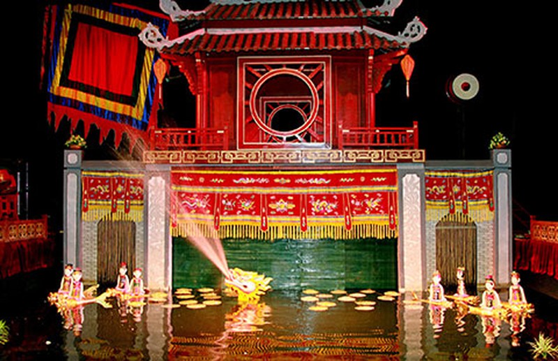 配合鑼鼓、竹笛、越南大鼓等民族樂器的節奏,讓觀眾在一片熱烈與歡騰中結束整場演出,象徵吉祥圓滿、五穀豐登。