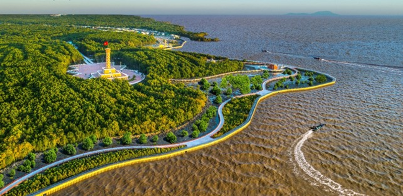 金甌角是越南本土唯一可以同時欣賞東海日出與西海日落的地方。