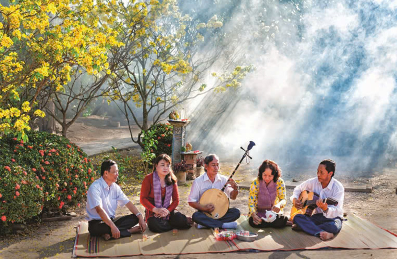 體驗西南獨有文化 — 欣賞「才子彈唱」表演。