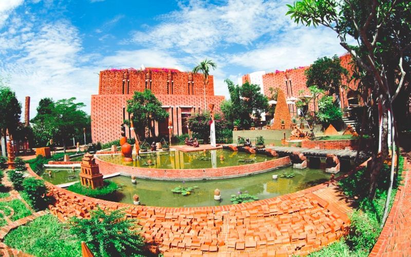 清河陶瓷村讓您深入了解傳統工藝,是極具文化價值的會安景點。