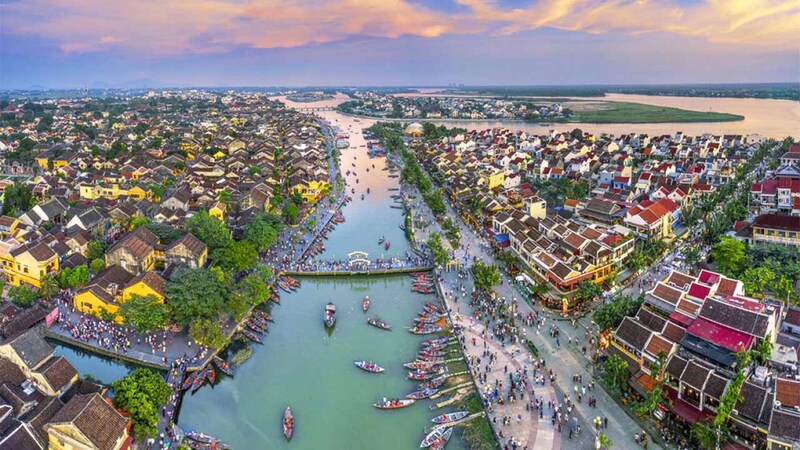 俯瞰會安古鎮，繁華與寧靜交融，展現出獨一無二的會安景點魅力。