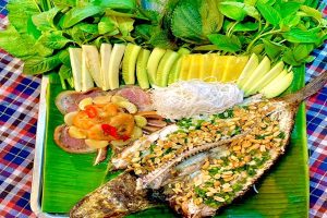 稻草烤蛇頭魚（Cá lóc nướng trui）