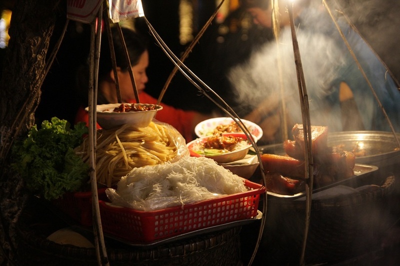 品嚐會安的夜晚特色美食