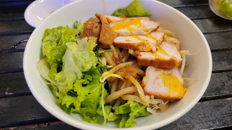 高樓麵外觀類似廣南麵,但製作工序極為講究