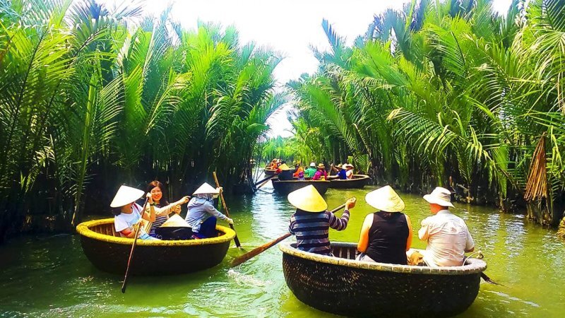 會安籃子船旅遊，一種充滿歷史印記的體驗。