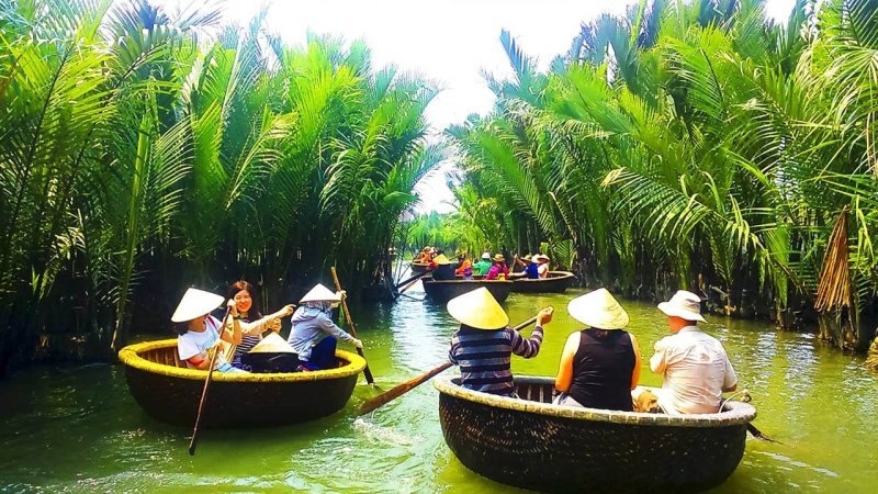 會安籃子船旅遊，一種充滿歷史印記的體驗。