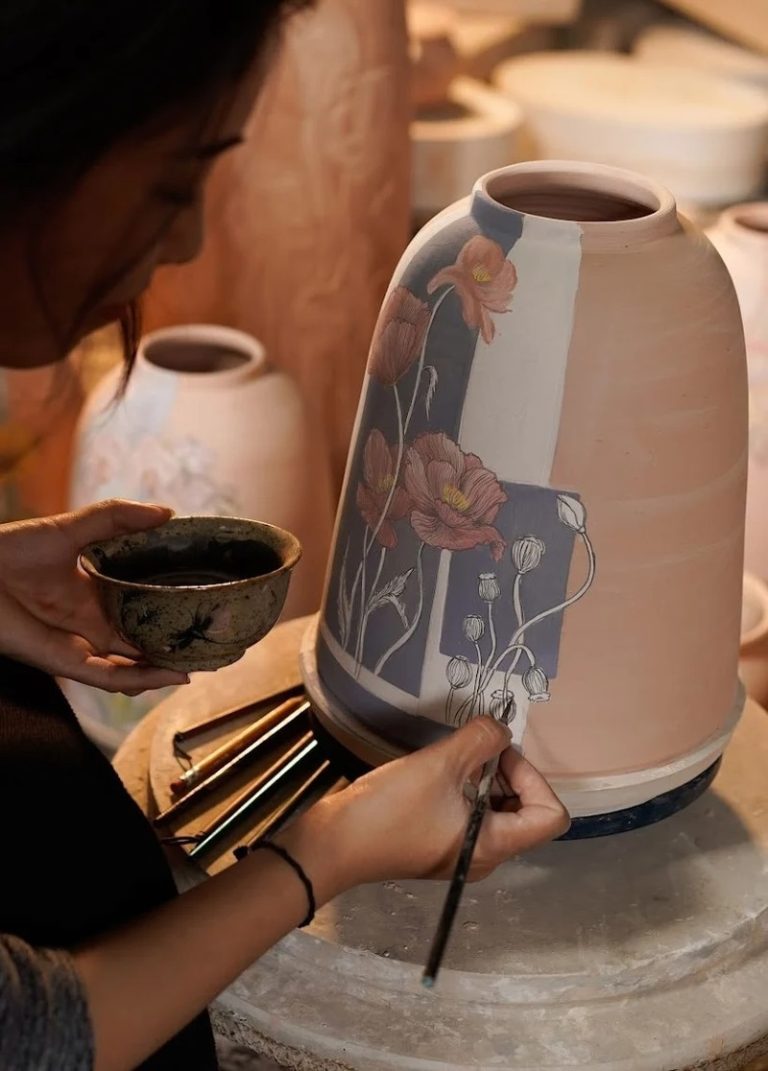 八場陶瓷村隨著時代不斷創新，但仍保留著許多傳統價值