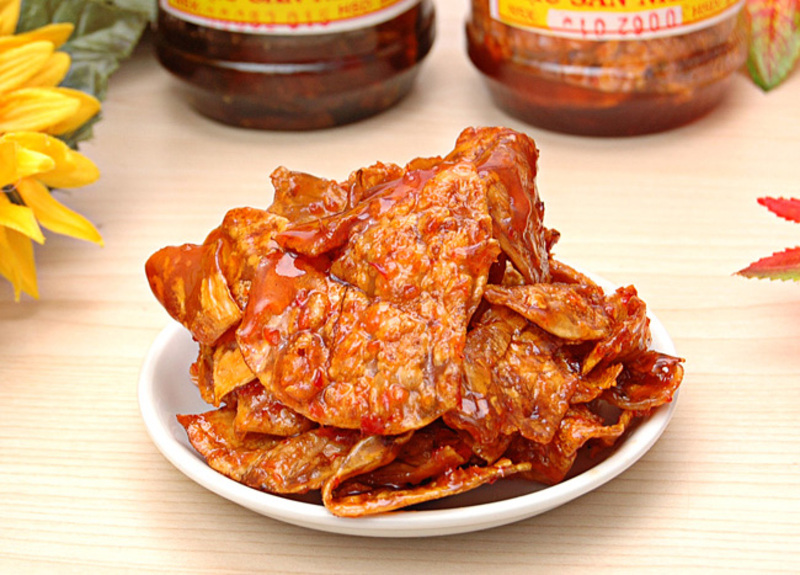 香辣酸甜的梅醬魷魚——來芽莊最適合買回家的零食特產。