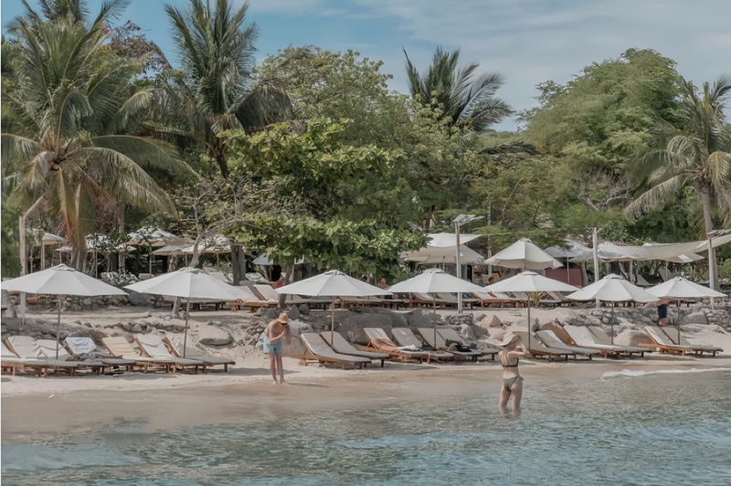 情人島位於芽莊市的東南方向。