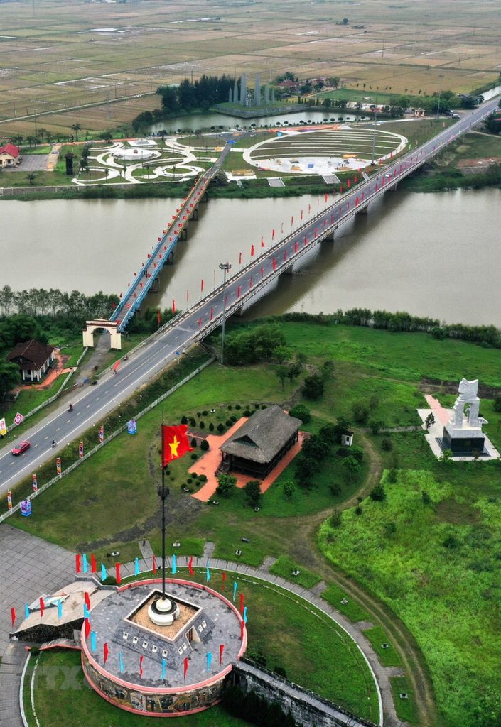 賢良橋與濱海河—兼具自然美景與深厚歷史意義的地標