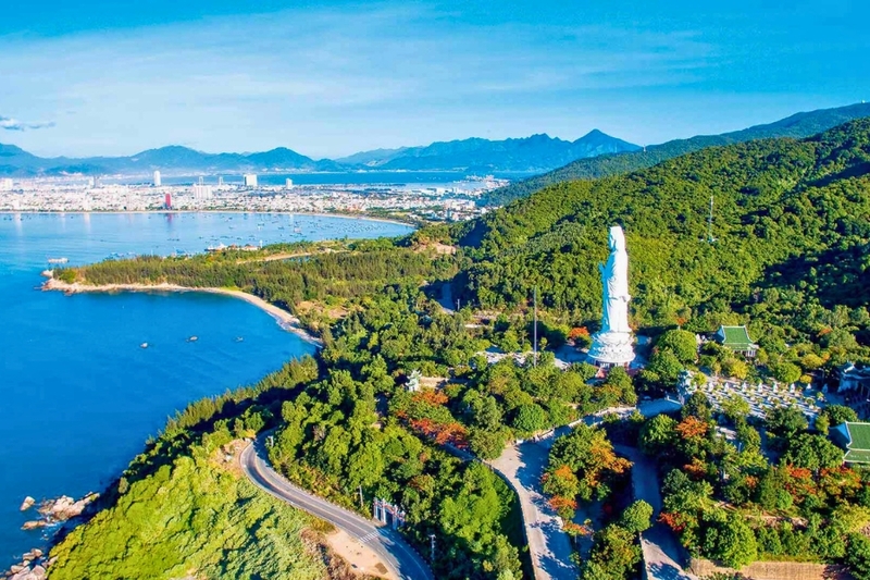 峴港靈應寺——天地海洋交融,心靈安住於大自然