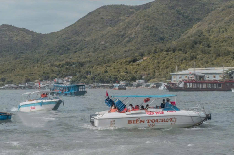 搭乘快艇是前往情人島最方便的交通方式。