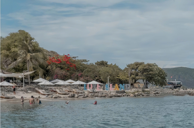 前往情人島的最佳時間是每年 3 月至 9 月。