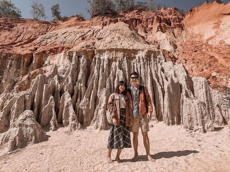 你可以沿途停下來,與親友在巨大的沙石結構旁拍下無數張打卡美照