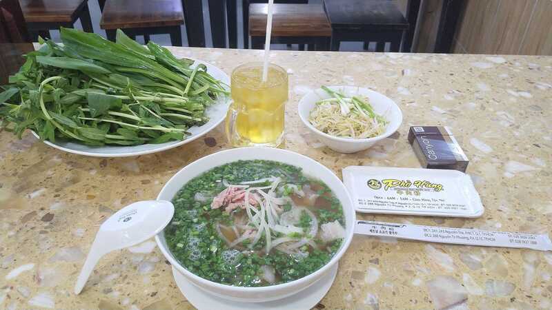 胡志明市第一郡的美味 Pho,老字號 Pho Hung 非常有名。