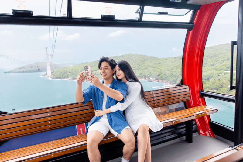 搭乘世界最長跨海纜車前往富國島。