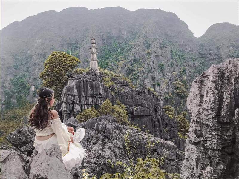 冬季為寧平披上一層淡淡的憂鬱氛圍,裸露的石灰岩山顯得更加蒼勁質樸。