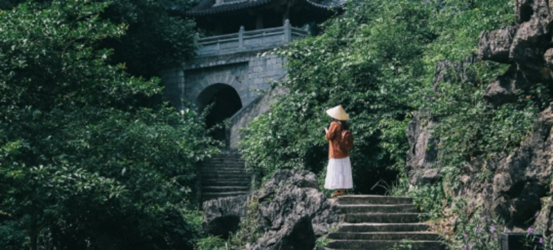 石城門建築進一步強化了暗仙洞的威嚴感。