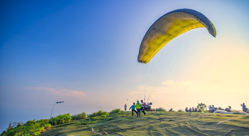 體驗峴港滑翔傘的最佳時間為每年3月至8月