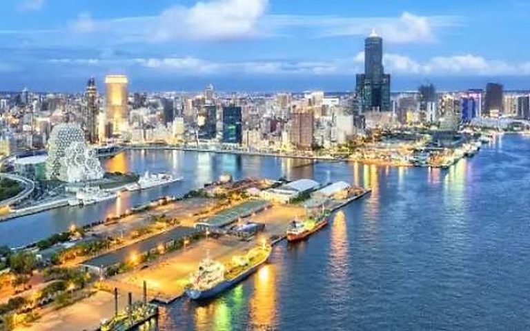 高雄市區港灣夜景