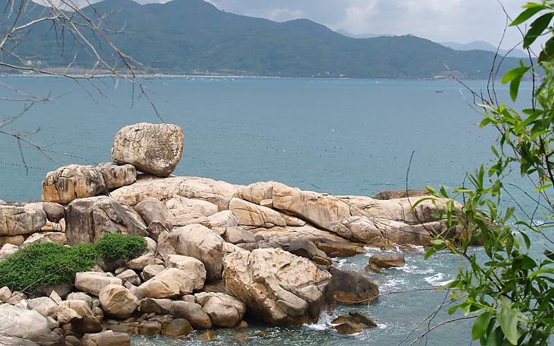 芽莊四島遊海岸岩石景觀