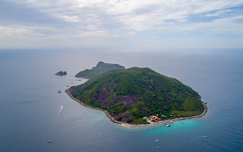 芽莊市中心近郊海島空拍