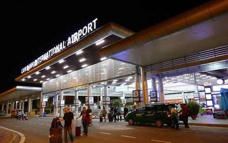金蘭國際機場夜間抵達