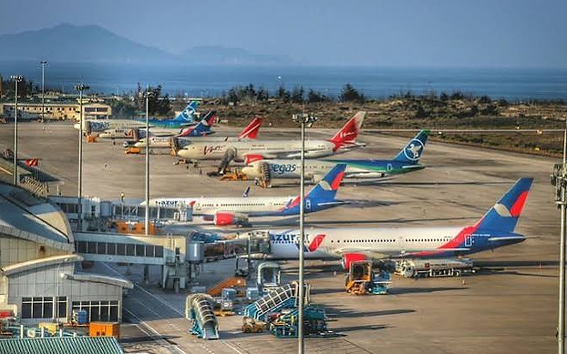金蘭機場飛機停靠景觀