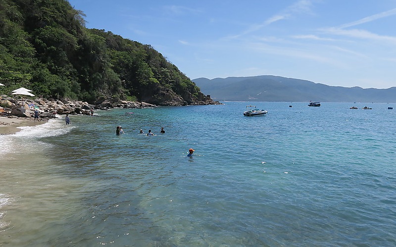 芽莊四島遊清澈海灣戲水