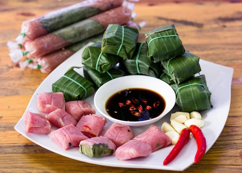 一條條粉紅色的酸肉捲，帶著微酸與濃郁香氣，令人回味無窮。 