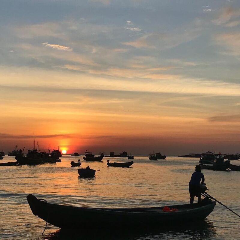 Gành Dau 海灘擁有經海浪與海風吹拂形成的天然岩石景觀，展現富國島較為原始的一面。 