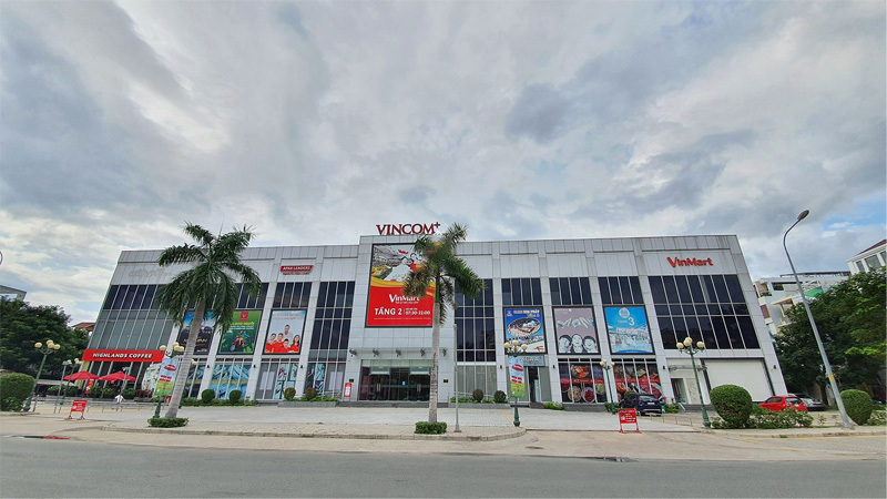 Vincom Nam Long 提供購物、美食與親子娛樂，適合家庭旅客輕鬆探索 