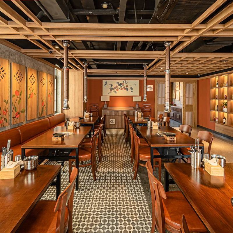 第七郡 Ilmirack 餐廳的用餐環境溫馨舒適，適合與家人一起享用熱鬧又溫暖的韓式烤肉。 