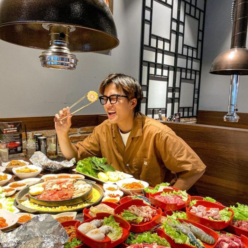 Buzza BBQ 不僅主打韓式烤肉，也提供多種美味韓國料理，滿足韓食愛好者的不同口味。 