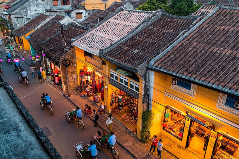 如果不想完全自行規劃行程，又不想受到固定旅行團行程的限制，可以選擇半自由行 