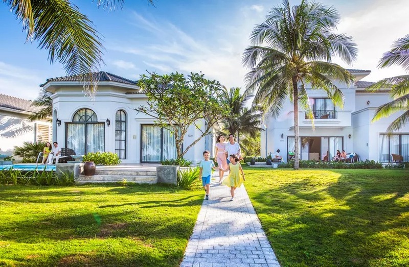 和長輩一起入住 Pool Villa，享受舒適悠閒的家庭時光。