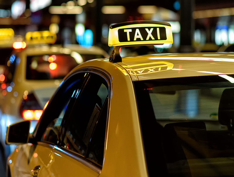 出發前先查看預估車程與價格，對胡志明市夜間交通費用有基本概念，更方便安排回程 