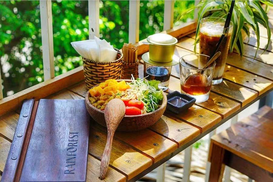 Rainforest Nha Trang 的餐飲
